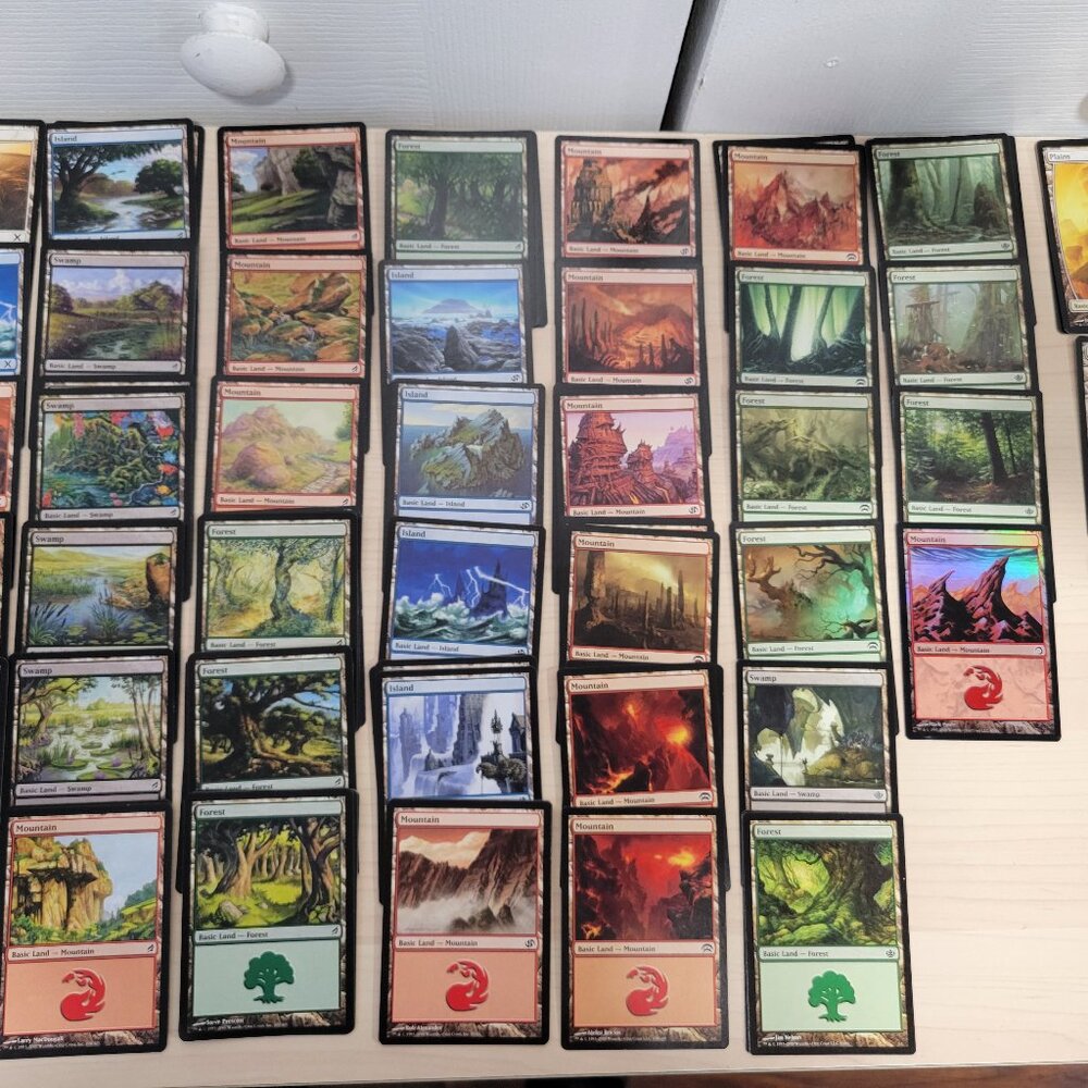 Bundle of 90 MAGIC THE GATHERING MTG Assorted Mixed Set 2007-2009 Land Cards